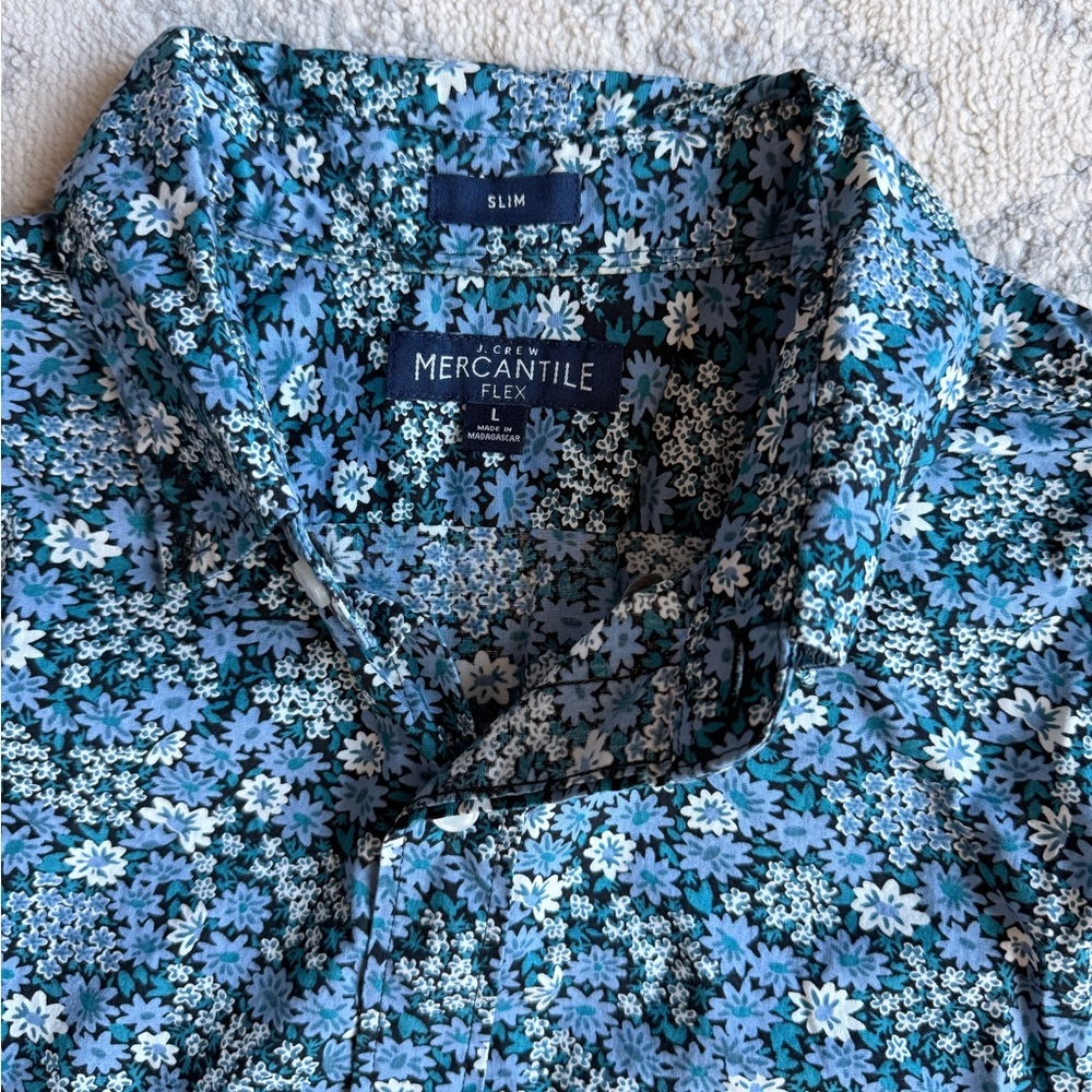 4 Piece Bundle: Large Men's Assorted Button Up Sh… - image 3